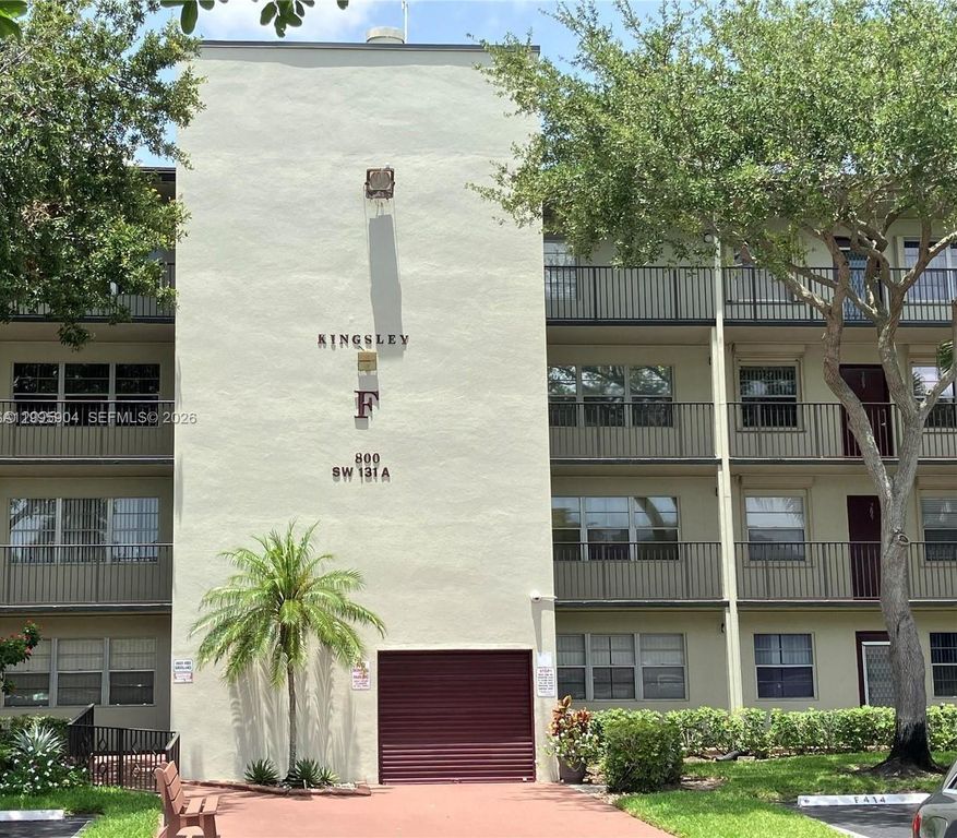 800 SW 131st Ave 210F, Pembroke Pines, FL 33027