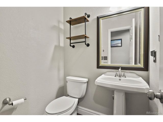 9907 Blackbird Cir, Highlands Ranch, CO 80130