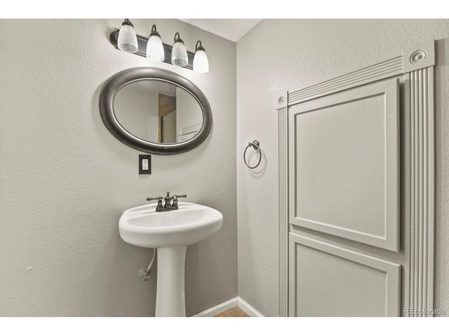 9907 Blackbird Cir, Highlands Ranch, CO 80130