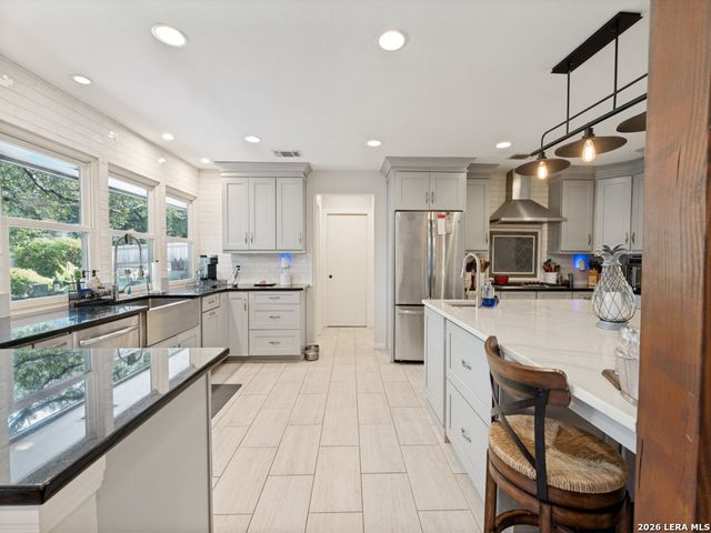 507 RIDGE BLF, San Antonio, TX 78216