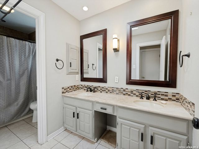507 RIDGE BLF, San Antonio, TX 78216