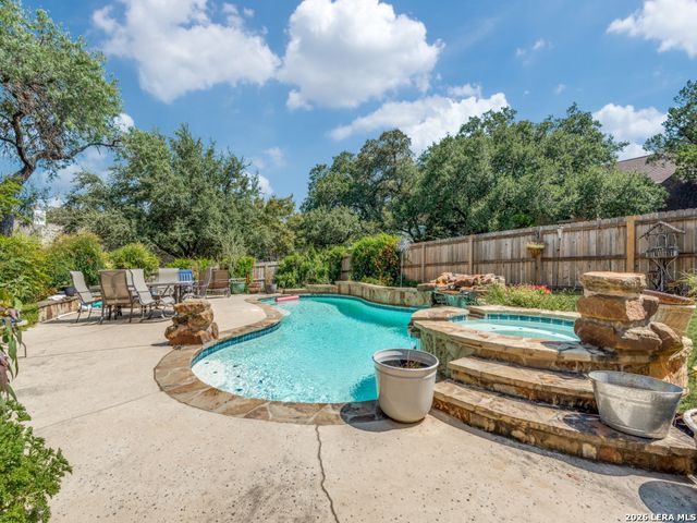 507 RIDGE BLF, San Antonio, TX 78216