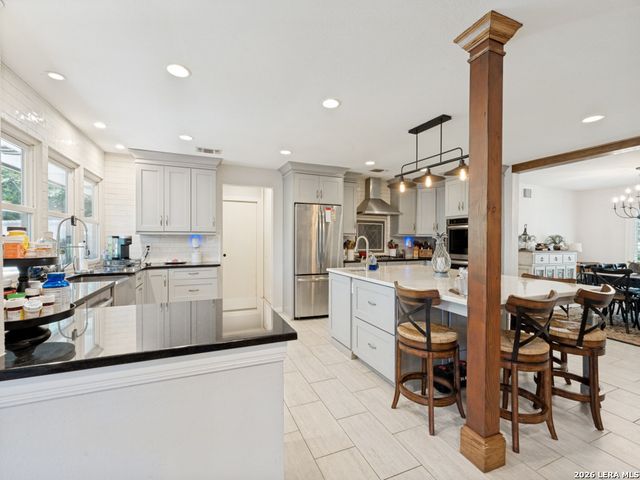 507 RIDGE BLF, San Antonio, TX 78216