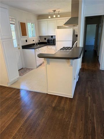 2961 Parkridge NE Drive, Atlanta, GA 30319