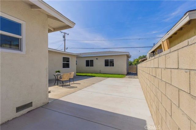 2516 E Walnut Creek, West Covina, CA 91791