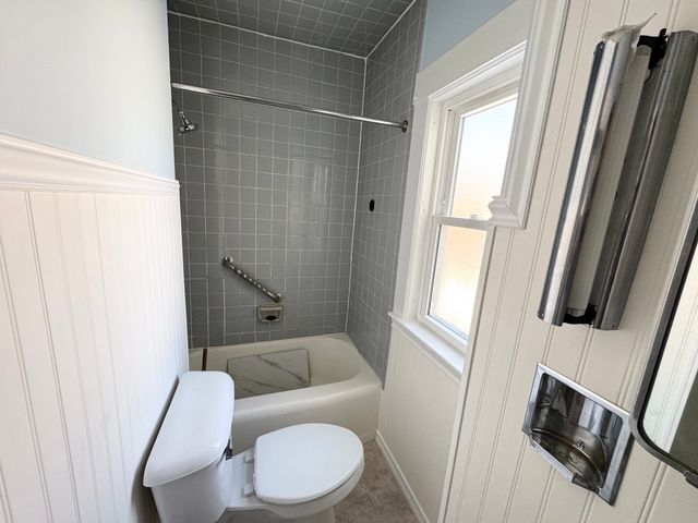 262 Oak Hill Rd 1R, Fitchburg, MA 01420