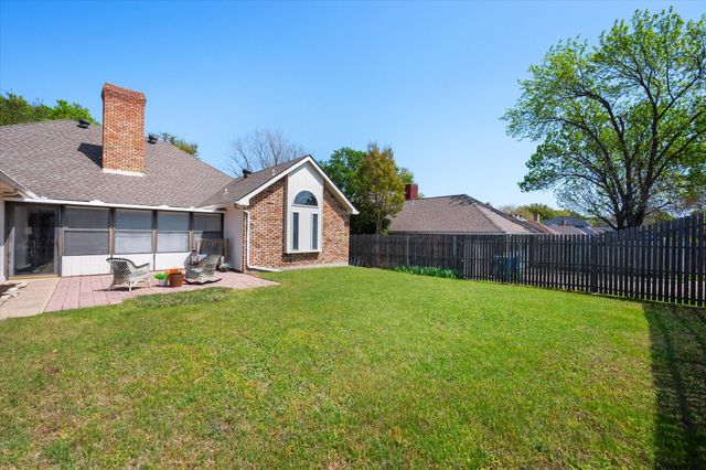 1512 Cobblestone Drive, Desoto, TX 75115