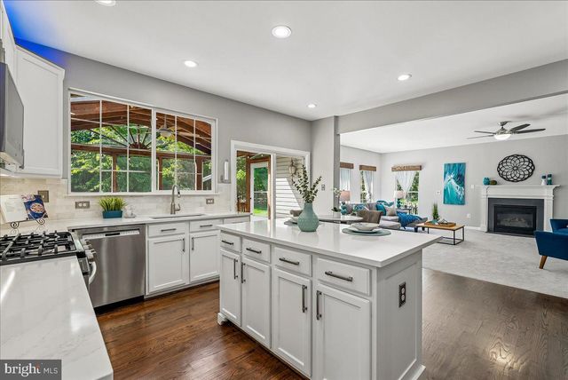 42820 CROSSBOW CT, Ashburn, VA 20147