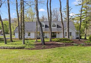 7035 Ten Hill Road, West Bloomfield, MI 48322