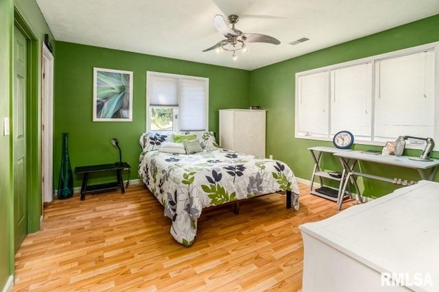 412 WAGON WHEEL Road, Carbondale, IL 62901