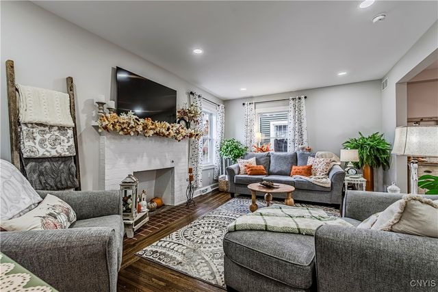 58 Ballantyne Brae, Utica, NY 13501