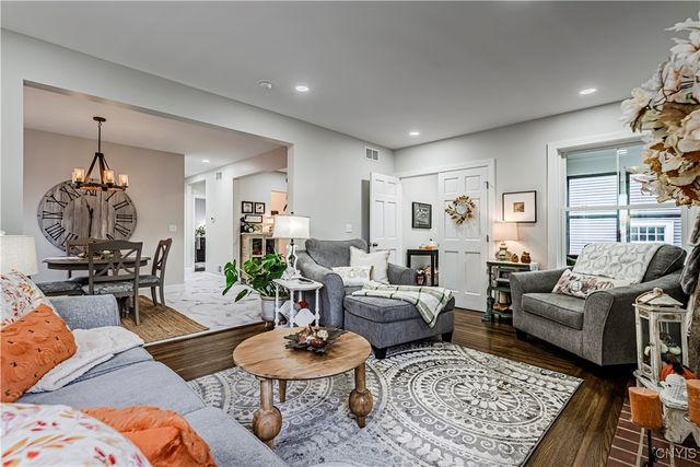 58 Ballantyne Brae, Utica, NY 13501