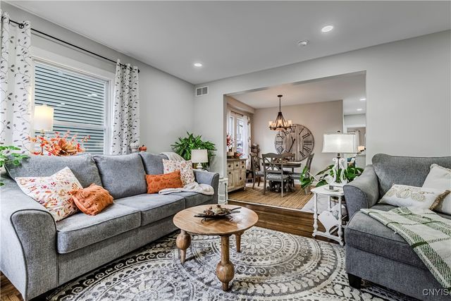 58 Ballantyne Brae, Utica, NY 13501