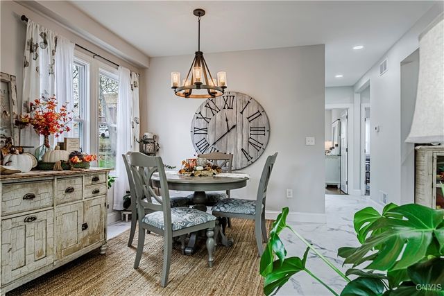 58 Ballantyne Brae, Utica, NY 13501