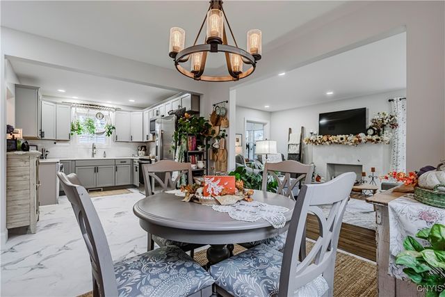 58 Ballantyne Brae, Utica, NY 13501