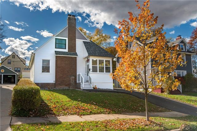 58 Ballantyne Brae, Utica, NY 13501