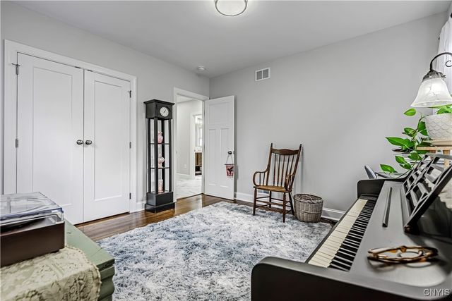 58 Ballantyne Brae, Utica, NY 13501