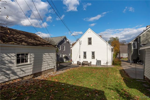 58 Ballantyne Brae, Utica, NY 13501