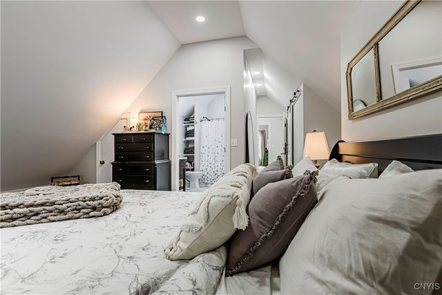 58 Ballantyne Brae, Utica, NY 13501