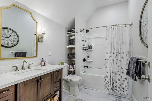 58 Ballantyne Brae, Utica, NY 13501