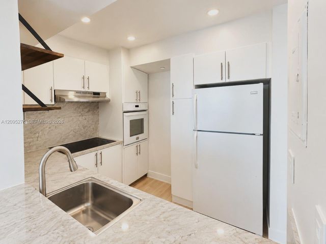 1000 West Avenue 608, Miami Beach, FL 33139