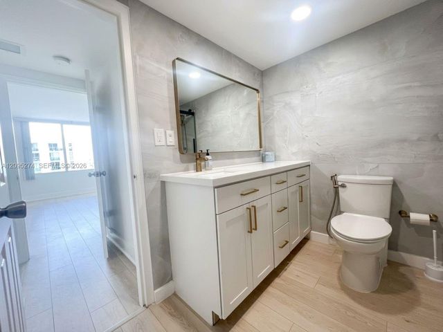 1000 West Avenue 608, Miami Beach, FL 33139