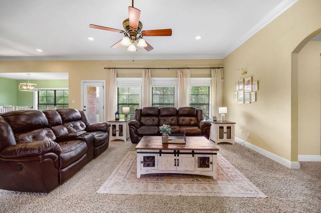 588 Hickory Ridge Rd, Leesville, LA 71446