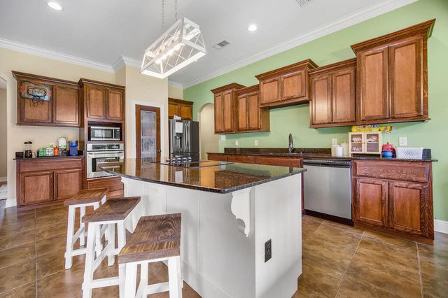 588 Hickory Ridge Rd, Leesville, LA 71446