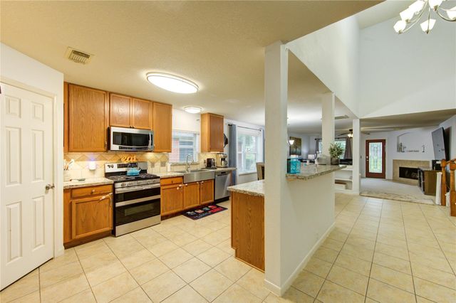 10338 E Summit Canyon Drive, Houston, TX 77095