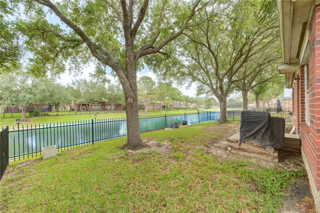 10338 E Summit Canyon Drive, Houston, TX 77095