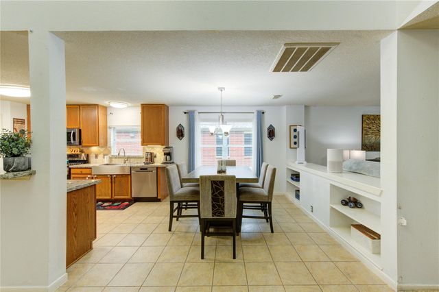 10338 E Summit Canyon Drive, Houston, TX 77095