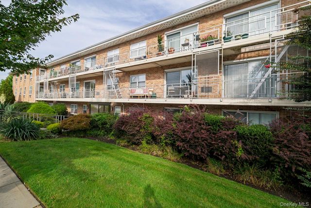 90 South Park B1, Rockville Centre, NY 11570