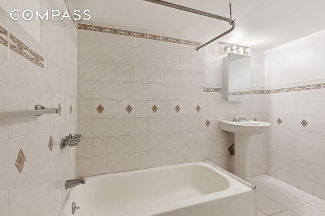 318 21st Street, New York City, NY 11215