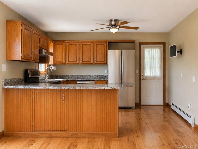6 Roberts Lane, East Moriches, NY 11940