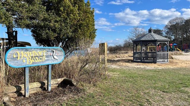 6 Roberts Lane, East Moriches, NY 11940