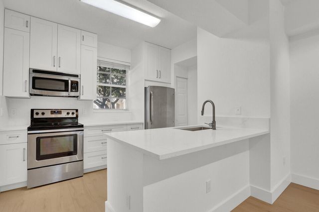 4903 Chancellor Drive 13, Jupiter, FL 33458