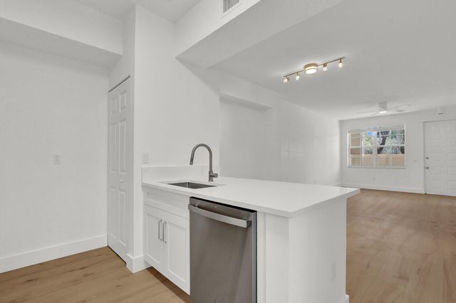 4903 Chancellor Drive 13, Jupiter, FL 33458