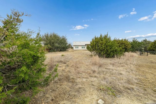 103 LH MABBITT, Blanco, TX 78606