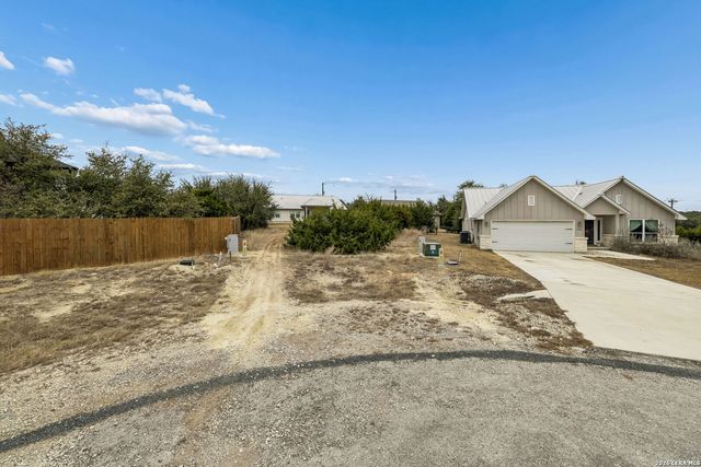 103 LH MABBITT, Blanco, TX 78606