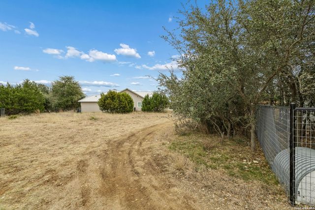 103 LH MABBITT, Blanco, TX 78606