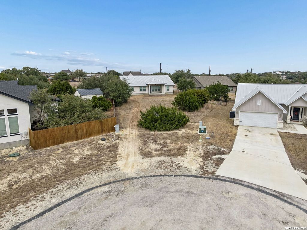 103 LH MABBITT, Blanco, TX 78606