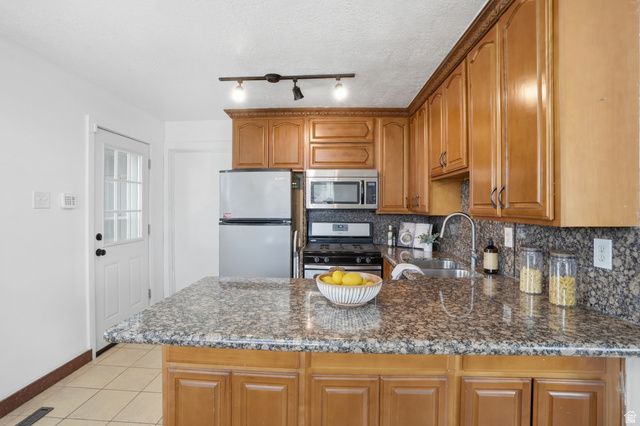 4971 S 4900 W, Kearns, UT 84118