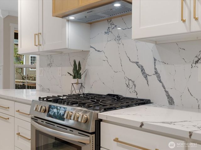 610 Logan Road, Lynnwood, WA 98036