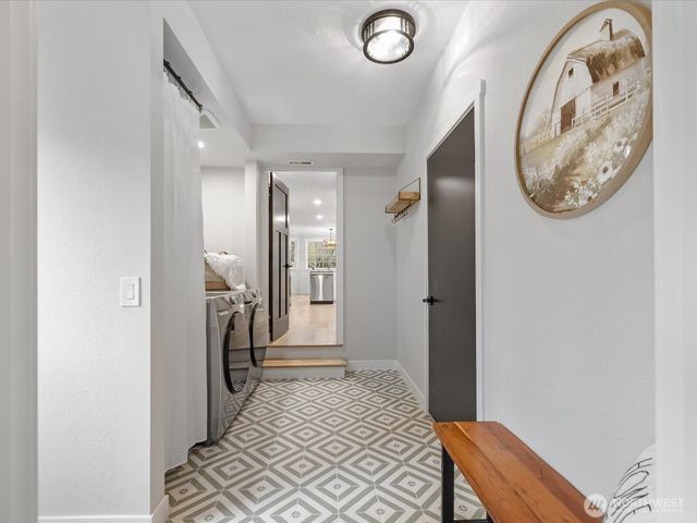 610 Logan Road, Lynnwood, WA 98036