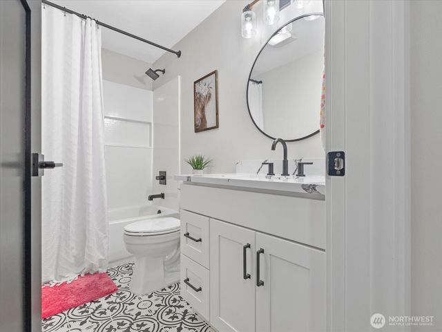 610 Logan Road, Lynnwood, WA 98036