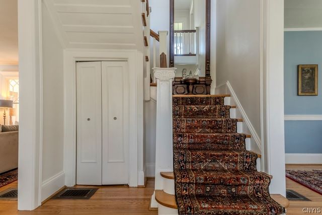 10 Brattle Road, Syracuse, NY 13203