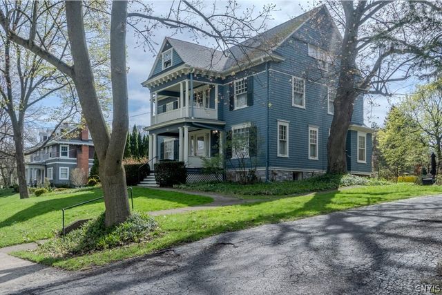 10 Brattle Road, Syracuse, NY 13203