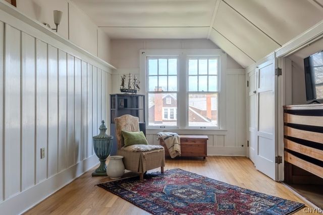 10 Brattle Road, Syracuse, NY 13203