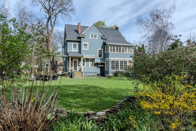 10 Brattle Road, Syracuse, NY 13203