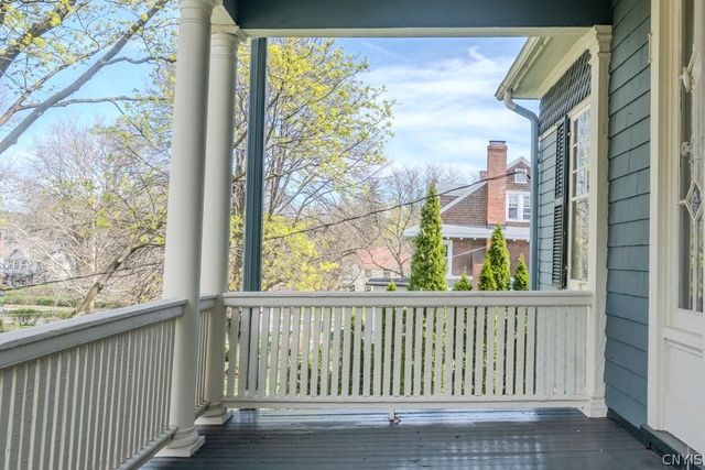 10 Brattle Road, Syracuse, NY 13203